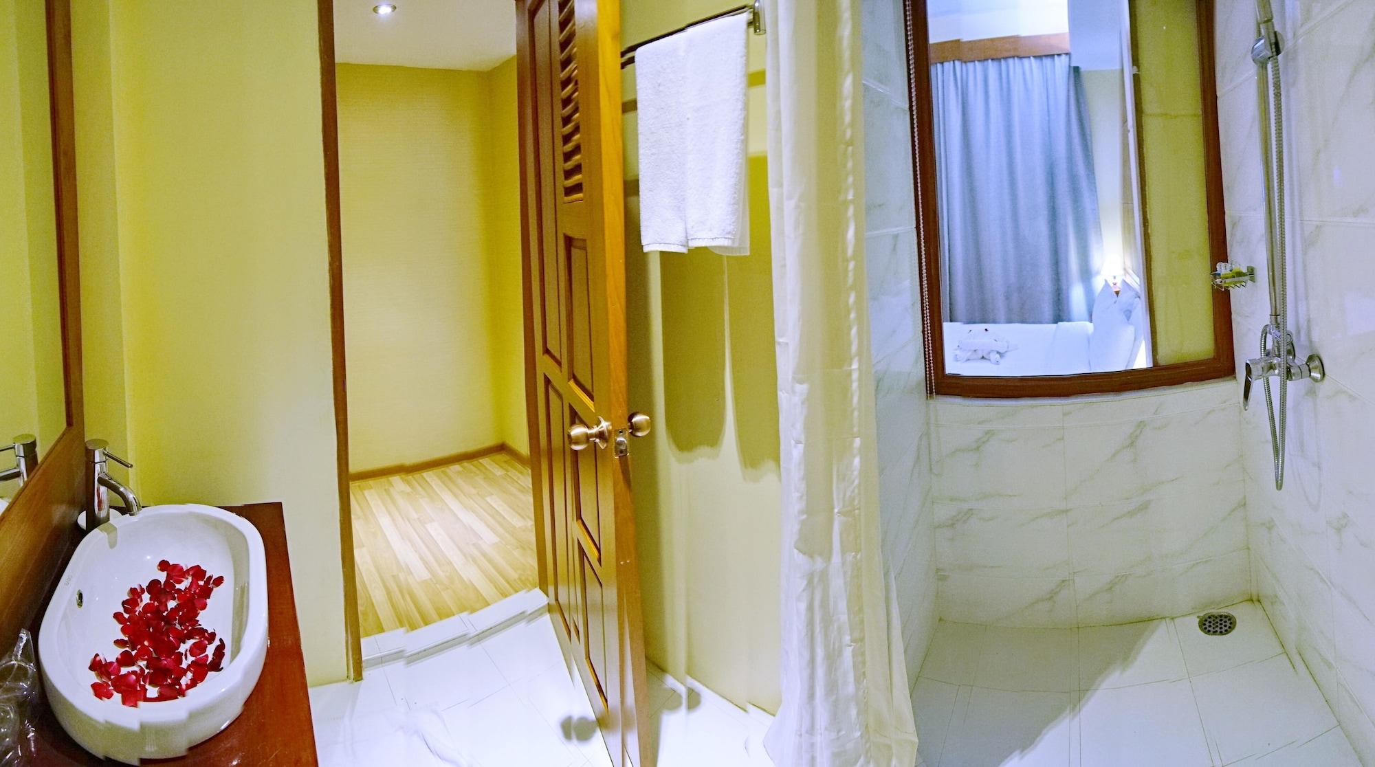 Oway Grand Hotel Mandalaj Kültér fotó