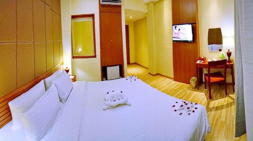 Oway Grand Hotel Mandalaj Kültér fotó