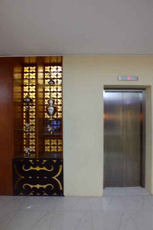 Oway Grand Hotel Mandalaj Kültér fotó