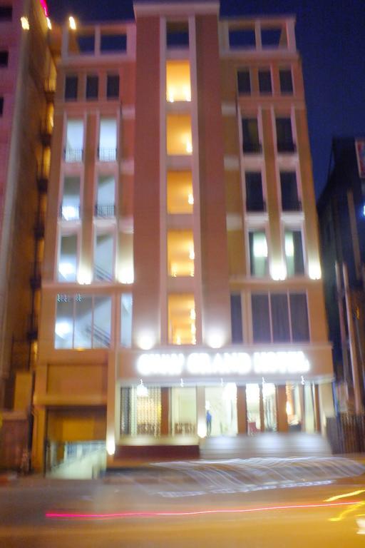 Oway Grand Hotel Mandalaj Kültér fotó