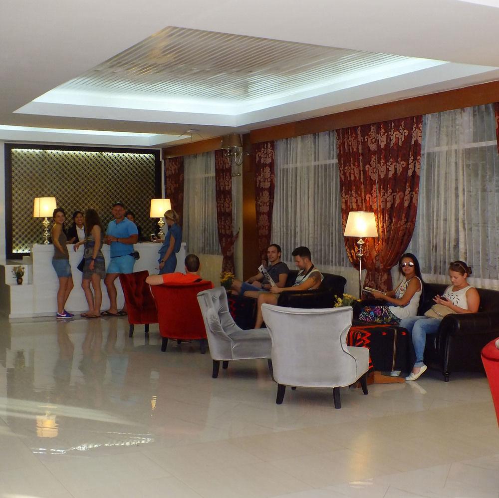 Oway Grand Hotel Mandalaj Kültér fotó