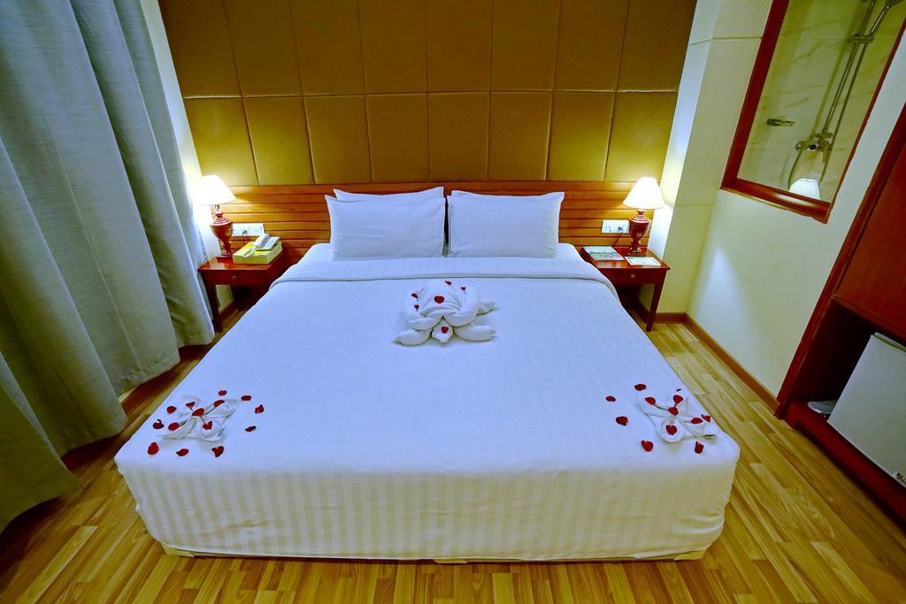 Oway Grand Hotel Mandalaj Kültér fotó