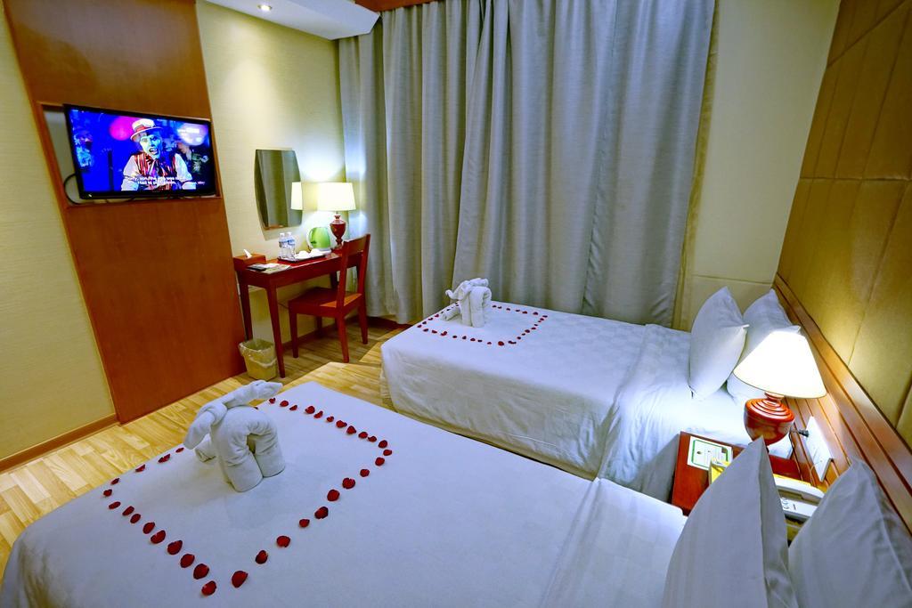 Oway Grand Hotel Mandalaj Kültér fotó