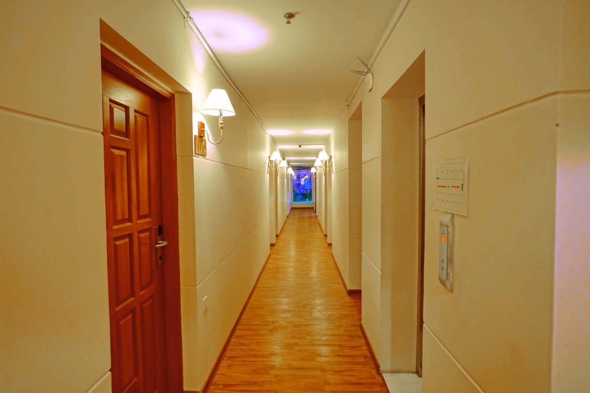 Oway Grand Hotel Mandalaj Kültér fotó